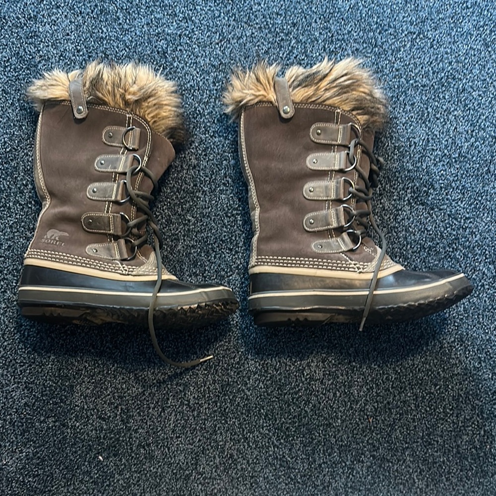 Sorel Brown Winter Boots with Fur Trim